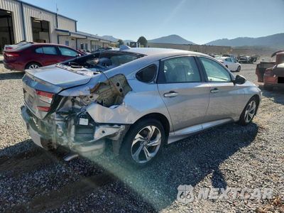 Trzecie zdjęcie samochodu z tyłu: 2018 HONDA ACCORD EX VIN:1HGCV1F49JA075842 - miniatura