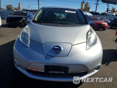 Piąte zdjęcie samochodu w środku: 2015 NISSAN LEAF SV VIN:1N4AZ0CP3FC313611 - miniatura