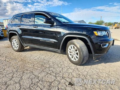 Czwarte zdjęcie samochodu z boku: 2021 JEEP GRAND CHEROKEE LAREDO VIN:1C4RJFAG1MC525995 - miniatura