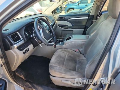 Zdjęcie 7 z 13 samochodu: 2018 TOYOTA HIGHLANDER LE VIN:5TDZZRFH8JS241222 - miniatura