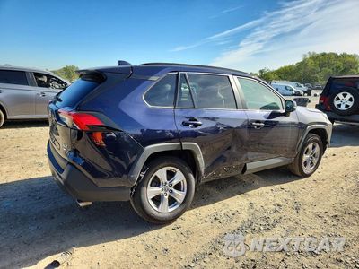 Trzecie zdjęcie samochodu z tyłu: 2025 TOYOTA RAV4 XLE VIN:2T3P1RFV4SW615216 - miniatura