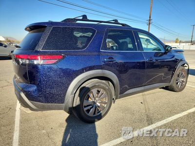 Trzecie zdjęcie samochodu z tyłu: 2022 NISSAN PATHFINDER SV VIN:5N1DR3BB9NC239152 - miniatura