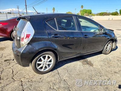 Trzecie zdjęcie samochodu z tyłu: 2012 TOYOTA PRIUS C THREE VIN:JTDKDTB30C1005932 - miniatura