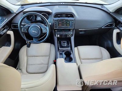 Zdjęcie 8 z 13 samochodu: 2017 JAGUAR F-PACE PRESTIGE VIN:SADCK2BN5HA492997 - miniatura
