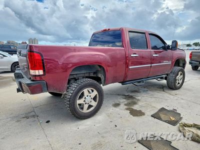 Trzecie zdjęcie samochodu z tyłu: 2014 GMC SIERRA K2500 DENALI VIN:1GT125E81EF176988 - miniatura