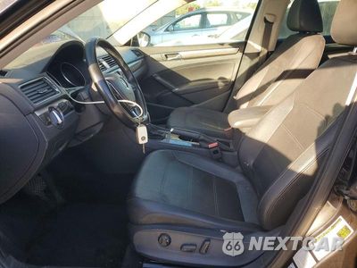 Zdjęcie 7 z 13 samochodu: 2017 VOLKSWAGEN PASSAT SE VIN:1VWGT7A36HC034054 - miniatura