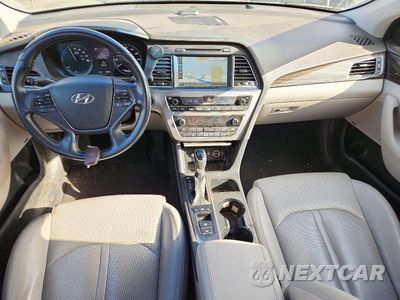Zdjęcie 8 z 12 samochodu: 2017 HYUNDAI SONATA PLUG-IN HYBRID LIMITED VIN:KMHE54L24HA063230 - miniatura