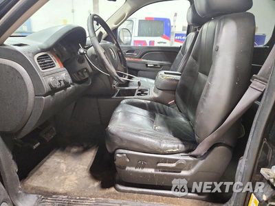 Zdjęcie 7 z 13 samochodu: 2014 CHEVROLET SUBURBAN K1500 LT VIN:1GNSKJE74ER113717 - miniatura