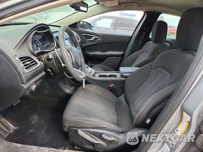 Zdjęcie 7 z 12 samochodu: 2016 CHRYSLER 200 LIMITED VIN:1C3CCCAB2GN150764 - miniatura