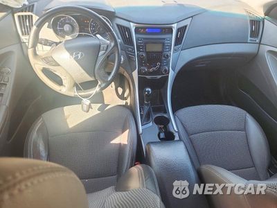 Zdjęcie 8 z 12 samochodu: 2012 HYUNDAI SONATA SE VIN:5NPEC4AC0CH370403 - miniatura