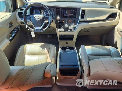 Zdjęcie 8 z 14 samochodu: 2017 TOYOTA SIENNA XLE 8-PASSENGER VIN:5TDYZ3DC6HS816718 - miniatura