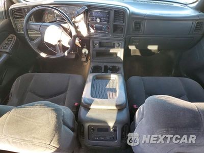 Zdjęcie 8 z 13 samochodu: 2006 CHEVROLET SILVERADO K2500 HEAVY DUTY VIN:1GCHK23266F108702 - miniatura