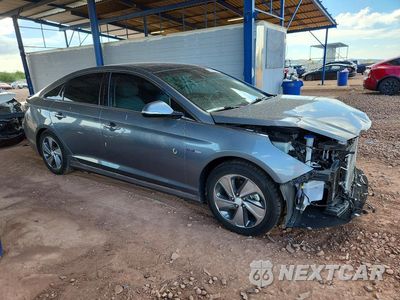 Czwarte zdjęcie samochodu z boku: 2017 HYUNDAI SONATA HYBRID LIMITED VIN:KMHE34L38HA063567 - miniatura