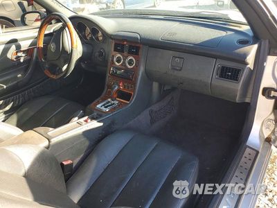 Zdjęcie 8 z 12 samochodu: 2001 MERCEDES-BENZ SLK 320 VIN:WDBKK65F01F197946 - miniatura