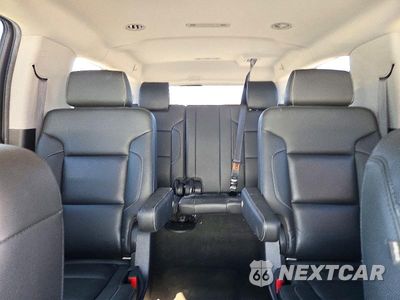 Zdjęcie 10 z 14 samochodu: 2018 CHEVROLET SUBURBAN K1500 LT VIN:1GNSKHKC1JR370015 - miniatura