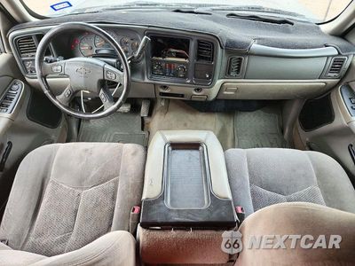 Zdjęcie 8 z 13 samochodu: 2005 CHEVROLET AVALANCHE C1500 VIN:3GNEC12Z95G288786 - miniatura