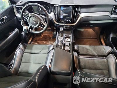 Zdjęcie 8 z 12 samochodu: 2019 VOLVO XC60 T6 R-DESIGN VIN:LYVA22RMXKB231509 - miniatura