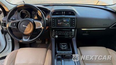 Zdjęcie 9 z 10 samochodu: 2018 JAGUAR F-PACE PRESTIGE VIN:SADCK2EV3JA271285 - miniatura