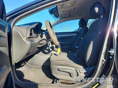 Zdjęcie 7 z 13 samochodu: 2019 HYUNDAI ELANTRA SE VIN:5NPD74LFXKH440785 - miniatura