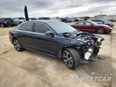 Czwarte zdjęcie samochodu z boku: 2020 VOLKSWAGEN PASSAT SEL VIN:1VWCA7A31LC009690 - miniatura