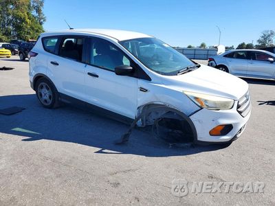 Czwarte zdjęcie samochodu z boku: 2017 FORD ESCAPE S VIN:1FMCU0F76HUD81486 - miniatura