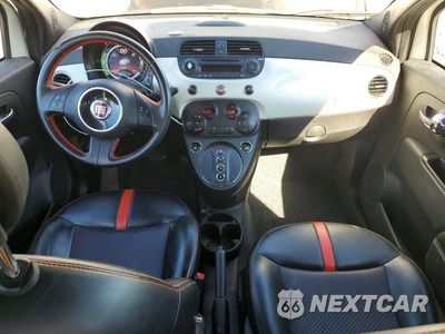 Zdjęcie 8 z 12 samochodu: 2013 FIAT 500 ELECTRIC VIN:3C3CFFGE5DT714106 - miniatura
