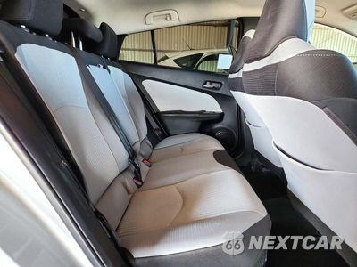 Zdjęcie 10 z 12 samochodu: 2018 TOYOTA PRIUS TWO VIN:JTDKBRFU3J3589918 - miniatura