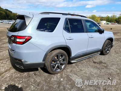 Trzecie zdjęcie samochodu z tyłu: 2025 HONDA PILOT SPORT VIN:5FNYG1H3XSB063212 - miniatura