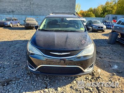 Piąte zdjęcie samochodu w środku: 2017 CHRYSLER PACIFICA TOURING L VIN:2C4RC1BG7HR532782 - miniatura
