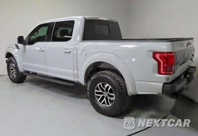 Czwarte zdjęcie samochodu z boku: 2017 FORD F150 RAPTOR VIN:1FTFW1RG9HFB22380 - miniatura