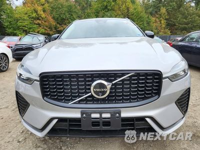 Piąte zdjęcie samochodu w środku: 2025 VOLVO XC60 PLUS VIN:YV4M12RC9S1183089 - miniatura