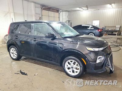 Czwarte zdjęcie samochodu z boku: 2022 KIA SOUL S VIN:KNDJ23AU9N7180188 - miniatura