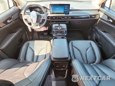 Zdjęcie 8 z 13 samochodu: 2023 LINCOLN NAUTILUS VIN:2LMPJ6J94PBL06154 - miniatura