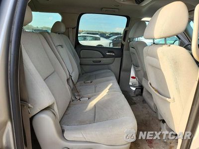 Zdjęcie 11 z 13 samochodu: 2007 GMC YUKON XL C1500 VIN:1GKFC160X7J255617 - miniatura