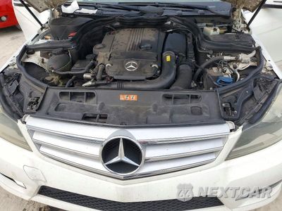 Zdjęcie 11 z 13 samochodu: 2013 MERCEDES-BENZ C 250 VIN:WDDGF4HB3DR268493 - miniatura