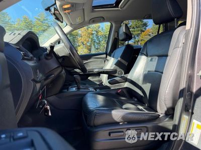 Piąte zdjęcie samochodu w środku: 2018 HONDA PILOT EXL VIN:5FNYF6H50JB062568 - miniatura