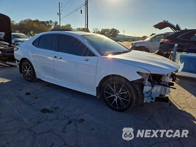 Czwarte zdjęcie samochodu z boku: 2022 TOYOTA CAMRY SE VIN:4T1G11AK1NU638867 - miniatura