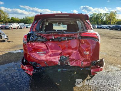 Zdjęcie 6 z 14 samochodu: 2018 TOYOTA RAV4 XLE VIN:JTMRFREV1JD256835 - miniatura