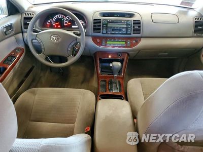 Zdjęcie 8 z 12 samochodu: 2005 TOYOTA CAMRY XLE VIN:4T1BE32K75U974371 - miniatura