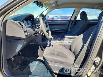 Zdjęcie 7 z 12 samochodu: 2010 CHRYSLER 300 TOURING VIN:2C3CA4CD6AH211298 - miniatura