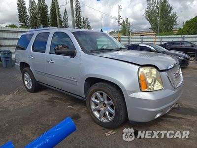 Czwarte zdjęcie samochodu z boku: 2010 GMC YUKON DENALI VIN:1GKUKEEFXAR197282 - miniatura