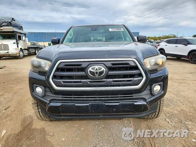 Piąte zdjęcie samochodu w środku: 2019 TOYOTA TACOMA SR5 V6 VIN:3TMCZ5ANXKM201043 - miniatura