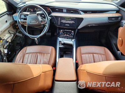 Zdjęcie 8 z 14 samochodu: 2019 AUDI E-TRON PREMIUM PLUS VIN:WA1LAAGE3KB015479 - miniatura