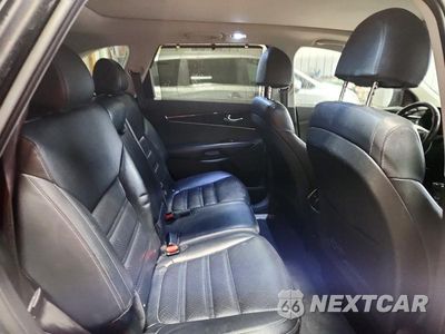 Zdjęcie 11 z 13 samochodu: 2018 KIA SORENTO EX VIN:5XYPHDA5XJG419932 - miniatura