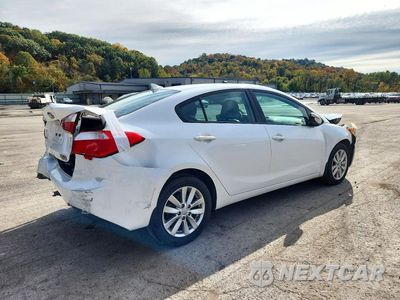 Trzecie zdjęcie samochodu z tyłu: 2014 KIA FORTE LX VIN:KNAFX4A68E5212605 - miniatura