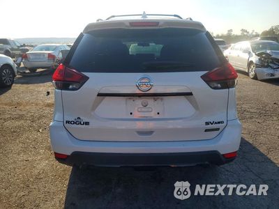 Zdjęcie 6 z 14 samochodu: 2018 NISSAN ROGUE SV VIN:5N1AT2MV1JC749835 - miniatura
