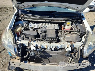 Zdjęcie 11 z 13 samochodu: 2014 TOYOTA PRIUS TWO VIN:JTDKN3DU5E1825137 - miniatura