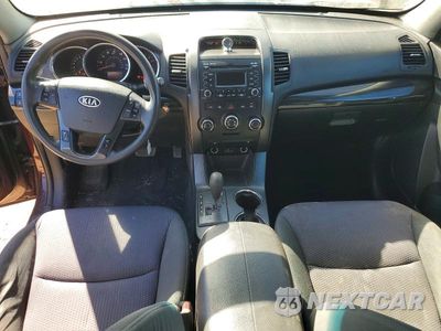 Zdjęcie 8 z 13 samochodu: 2011 KIA SORENTO LX VIN:5XYKTDA16BG039378 - miniatura