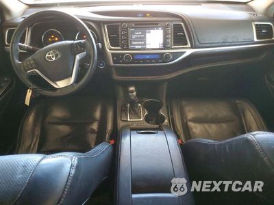 Zdjęcie 8 z 14 samochodu: 2016 TOYOTA HIGHLANDER LIMITED VIN:5TDYKRFH6GS147364 - miniatura