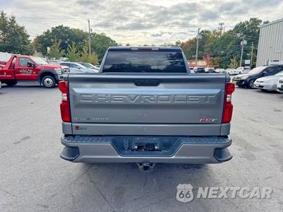 Zdjęcie 6 z 12 samochodu: 2019 CHEVROLET SILVERADO K1500 RST VIN:1GCPYEEK5KZ272492 - miniatura